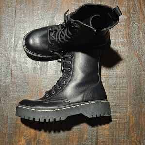 Sincerely jules combat black boots. Size 6.5